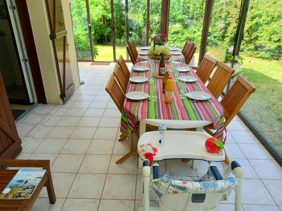 Charmante maison familiale près des plages et du GR 34 pour 8 à 10 personnes Location uniquement à partir de 4 nuitées House in Cancale