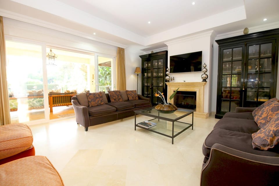 TV and multimedia, Living room, Seating area