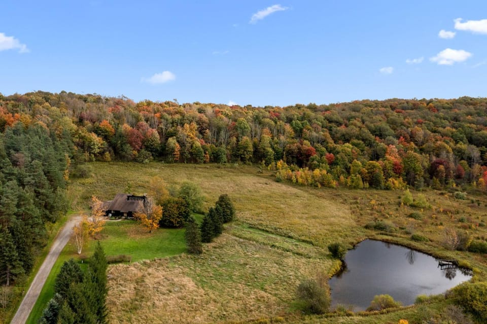 Stunning Luxury EVL Retreat - A True Private Oasis Chalet in Cattaraugus