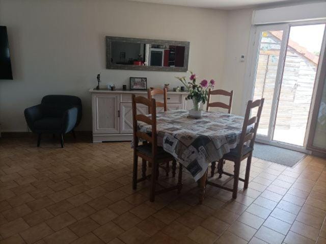 TV and multimedia, Dining area