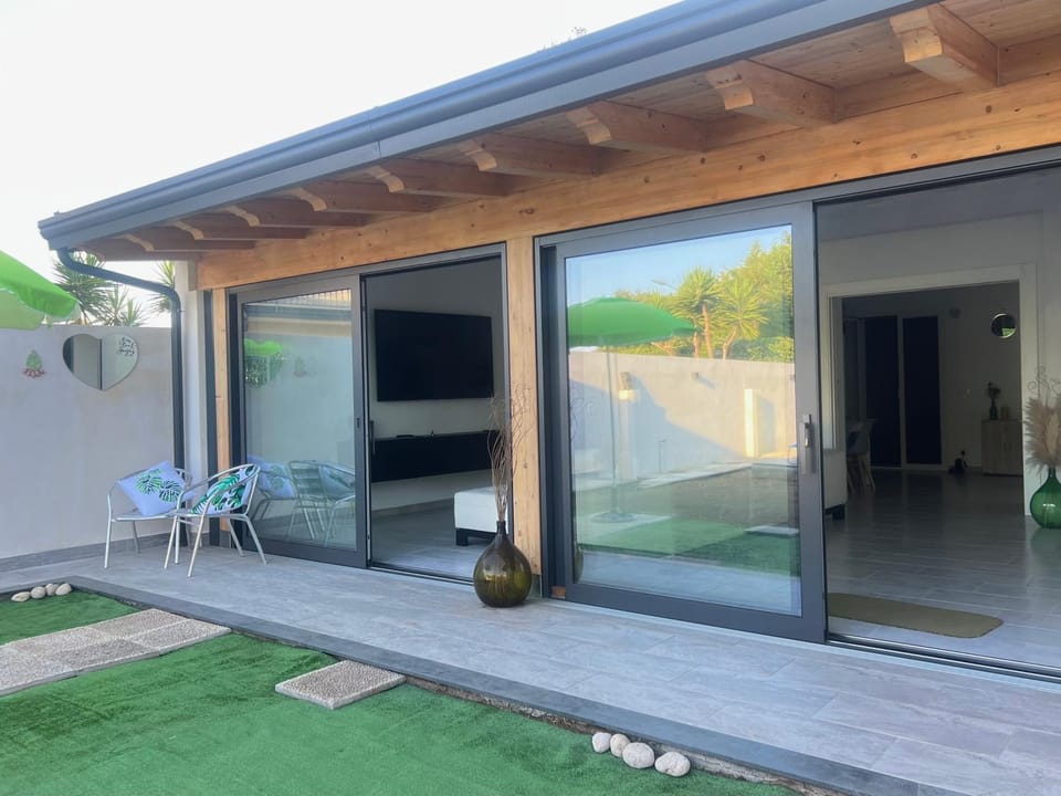 Property building, Patio, Garden