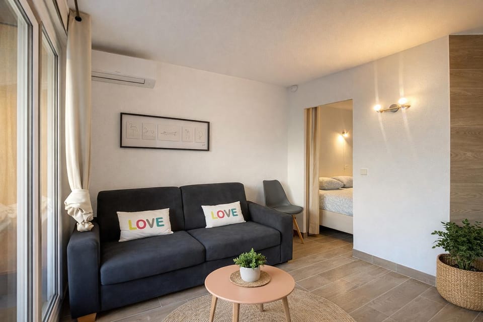 T2, swimming pool, Tennis MC House in Roquebrune-Cap-Martin