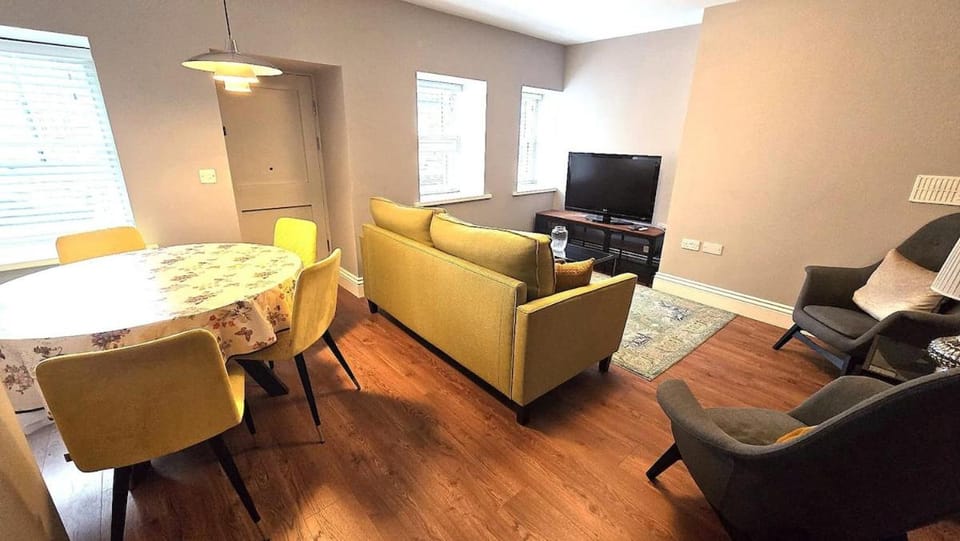 Modern City Centre Luxury - Sleeps 6 Apartment in Galway
