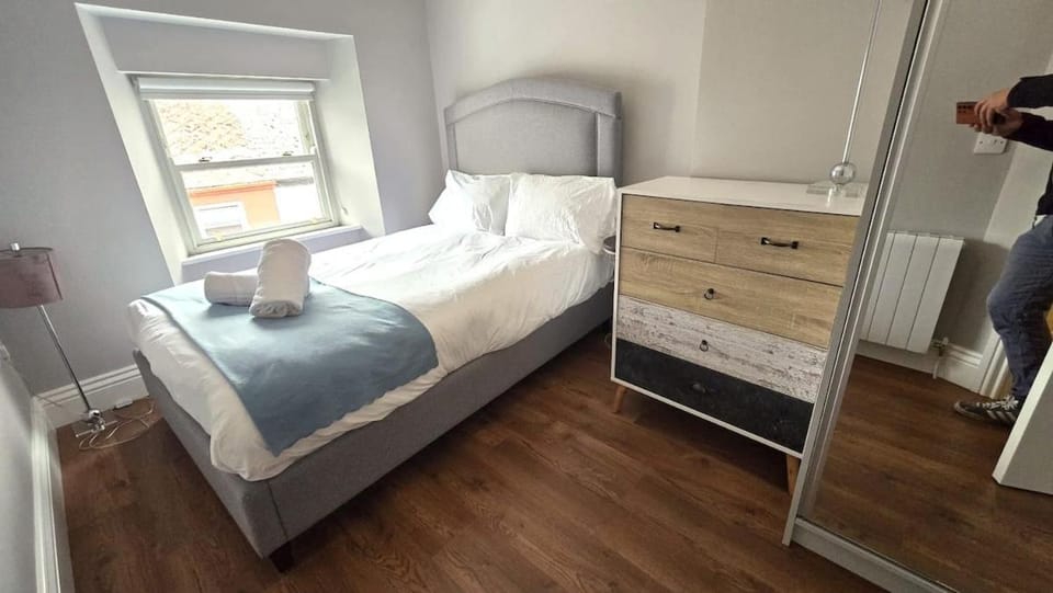 Modern City Centre Luxury - Sleeps 6 Apartment in Galway