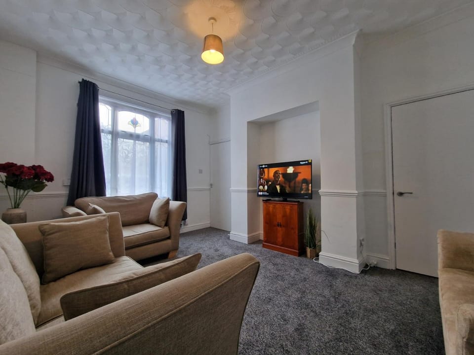 TV and multimedia, Living room, Seating area