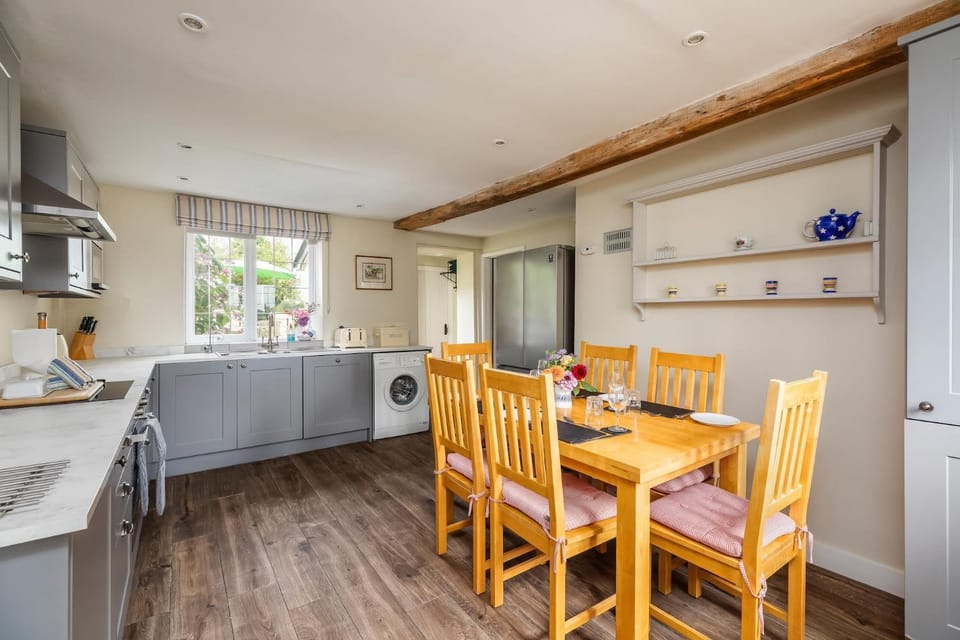 18th Century Cottage in Dorset Countryside House in East Dorset District