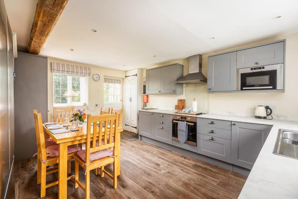 18th Century Cottage in Dorset Countryside House in East Dorset District