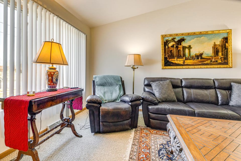 2 Mi to Lake Michigan: Cozy Duplex w/ Private Yard House in Wisconsin