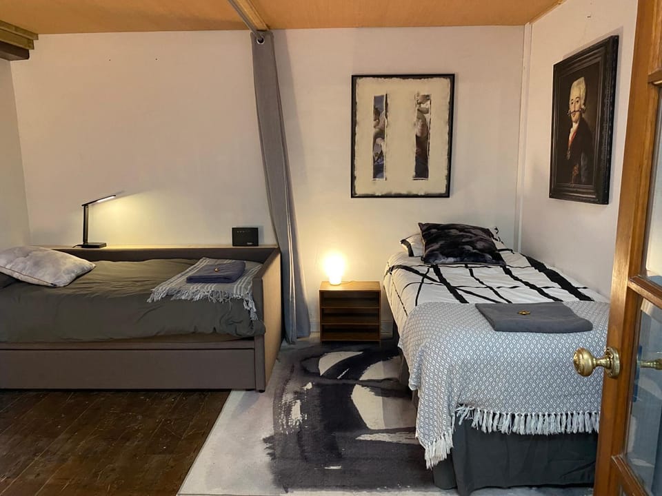Bed, Bedroom