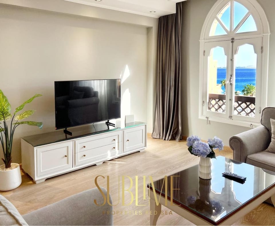 TV and multimedia, Living room, Evening entertainment, Sea view
