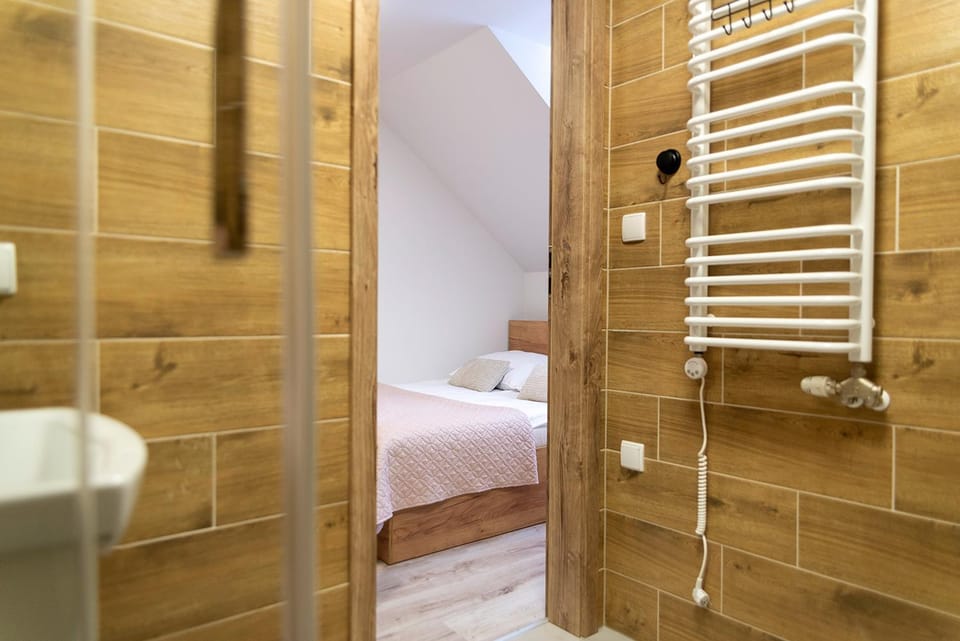 Shower, Bed, Bathroom, Photo of the whole room