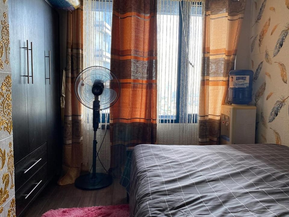 Family Oasis Makati 2 bedroom 1 kiddo room 300 mbps Fast Net Apartment in Pasay