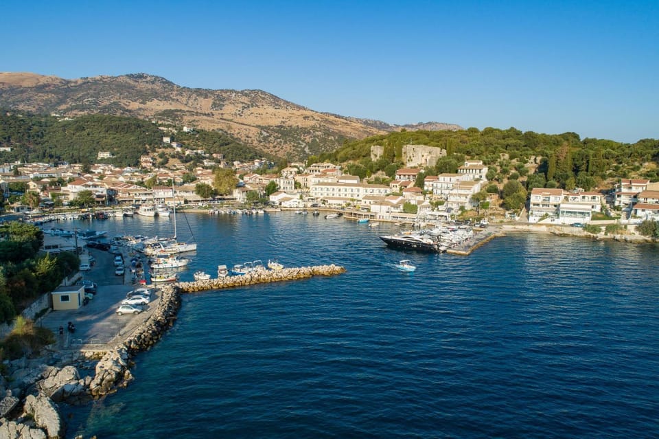 Mountain view, Sea view, Area and facilities