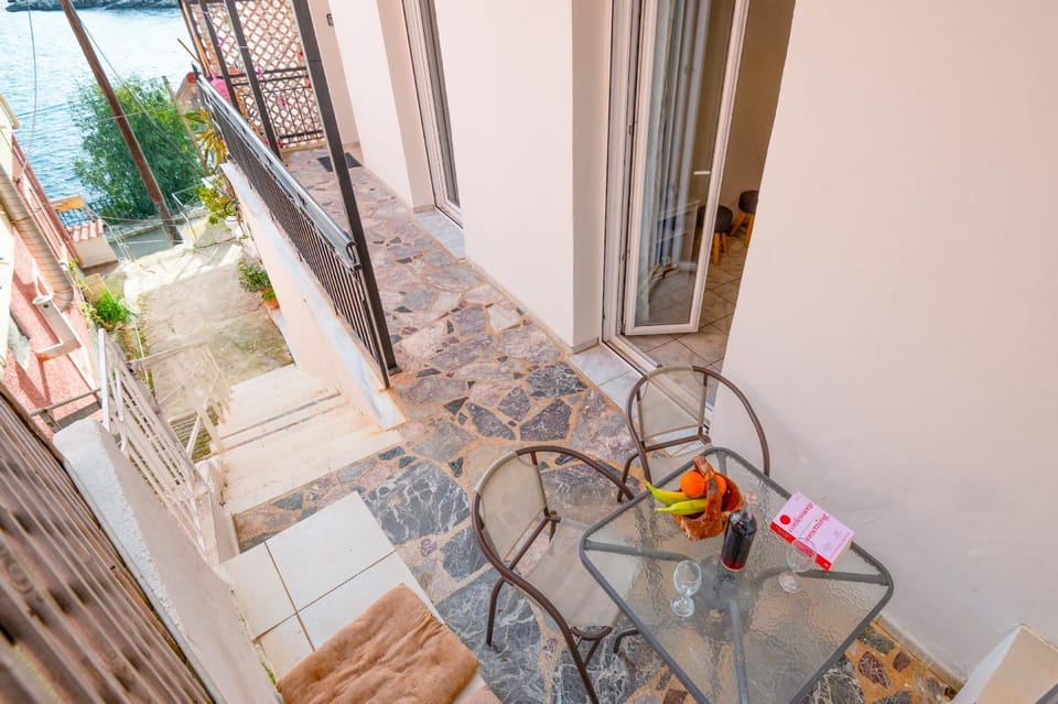 View (from property/room), Balcony/Terrace, Seating area