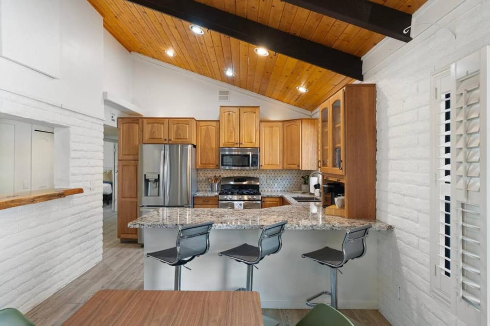 Centrally Located with Pool, Hot Tub, & Firepit House in Sedona