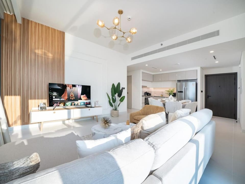 TV and multimedia, Kitchen or kitchenette, Living room, Photo of the whole room, Seating area