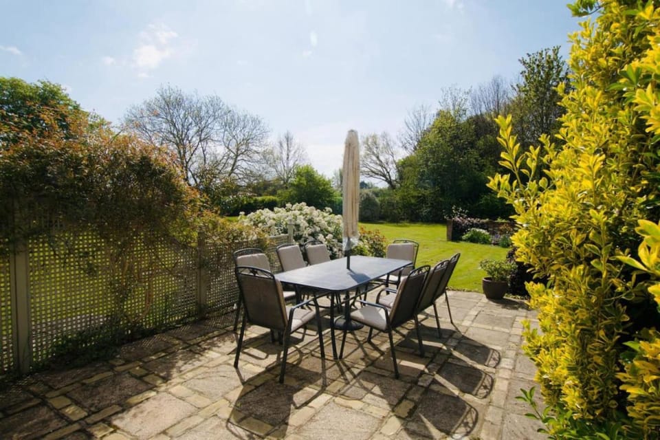 Patio, Garden view