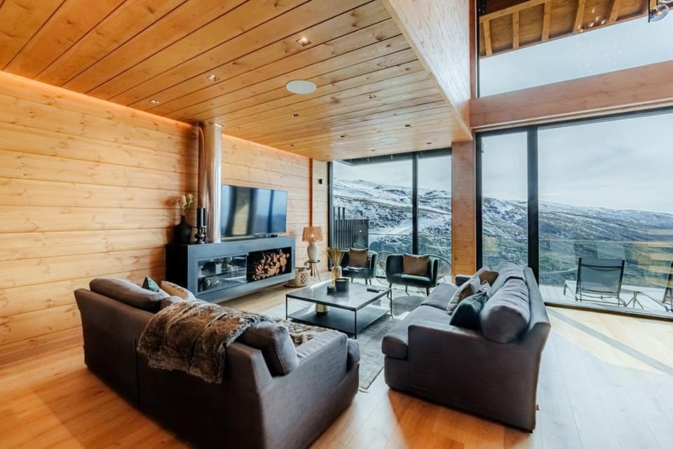Living room, Mountain view
