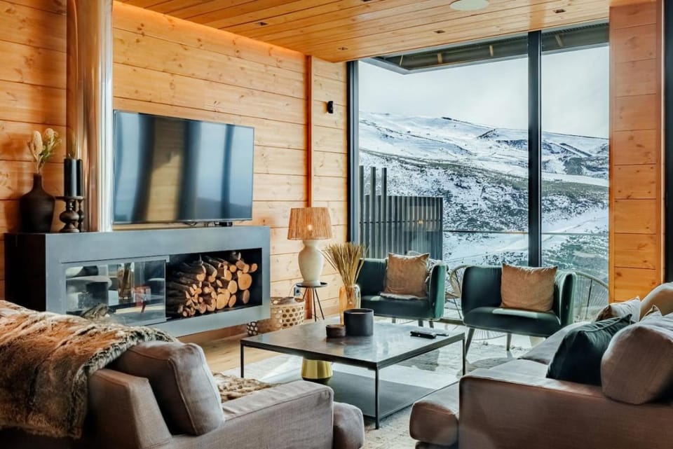 Living room, Mountain view