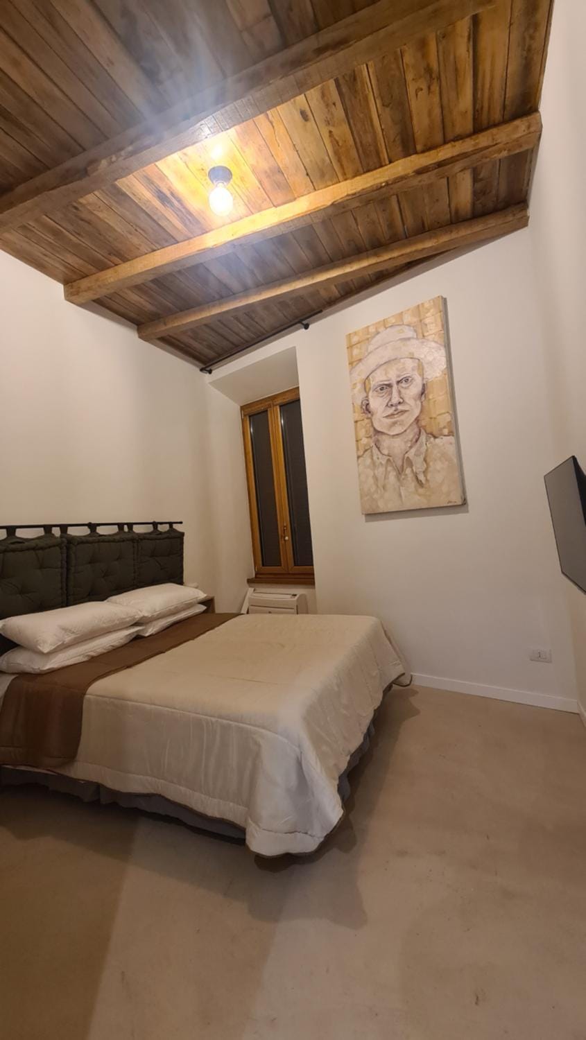 Property building, Bed, TV and multimedia, Bedroom