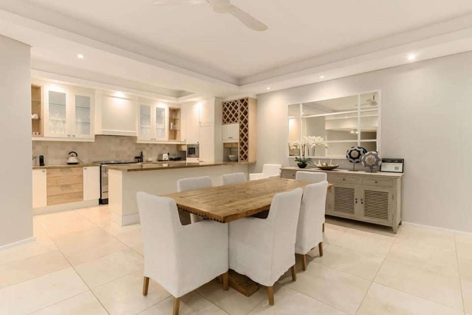 Villa Stern Close Camps Bay House in Cape Town