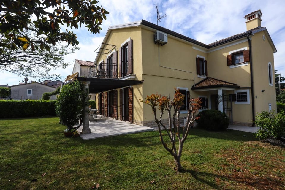Property building, Garden