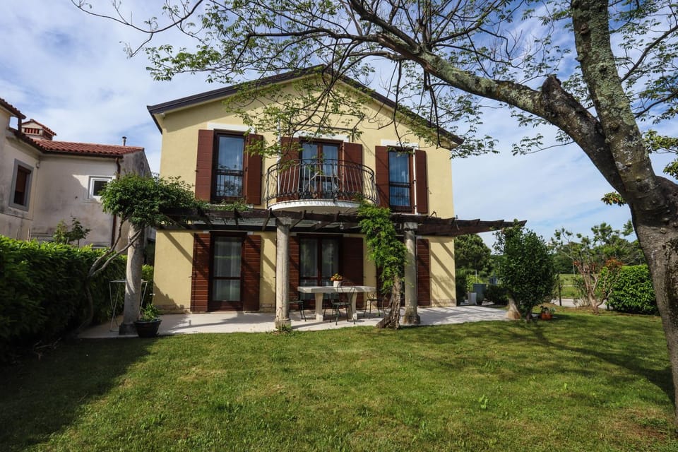 Property building, Garden