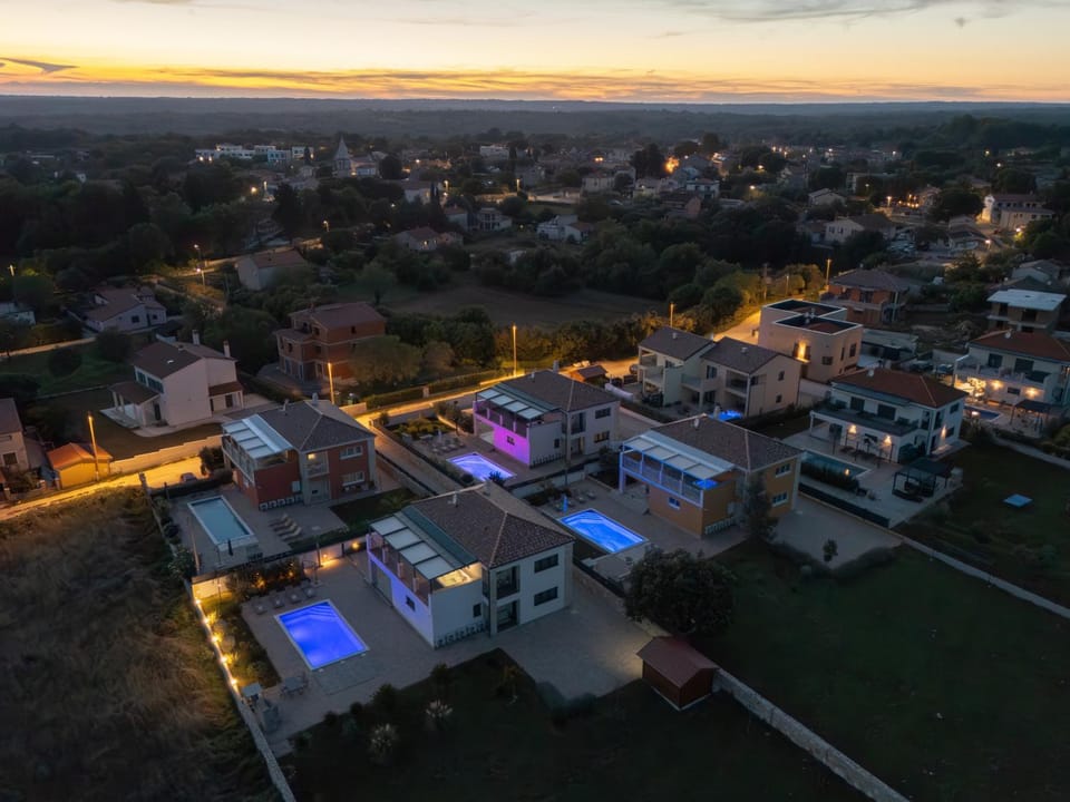 Property building, Neighbourhood, Location, Sunset