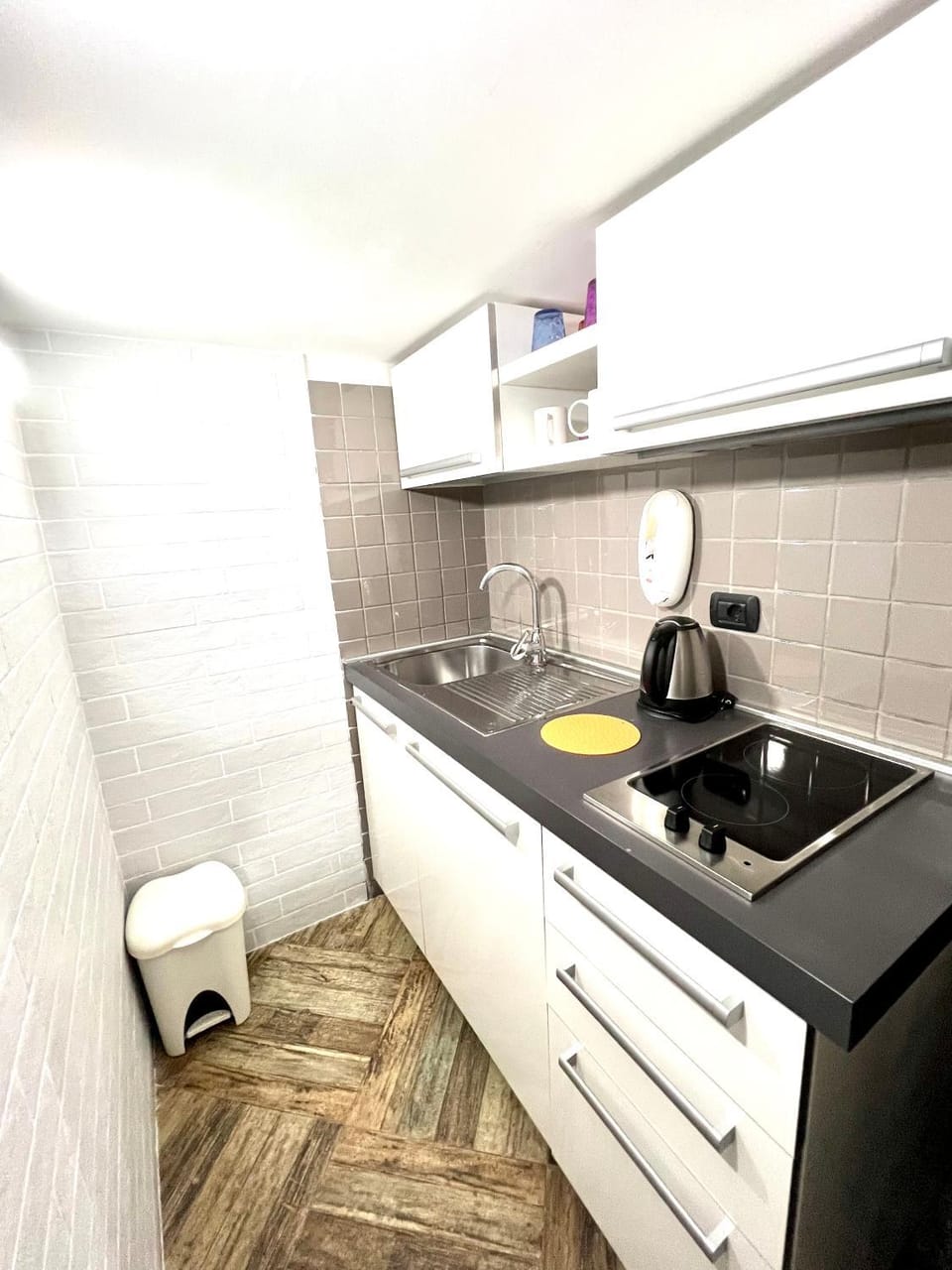 Kitchen or kitchenette, stove, kitchen