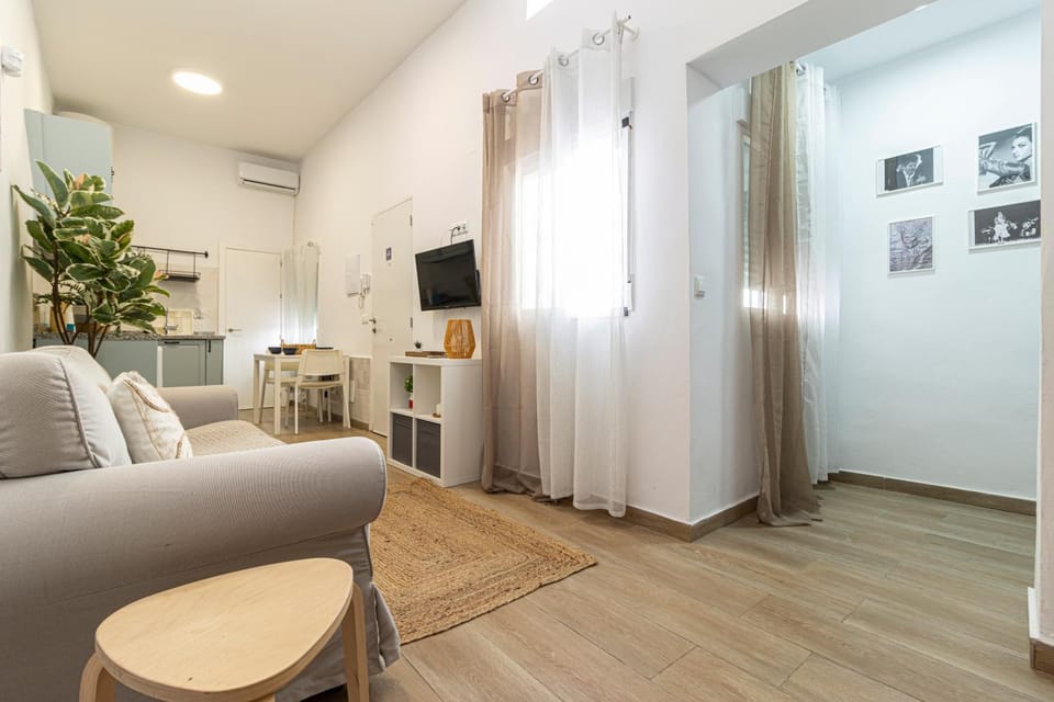 TV and multimedia, Living room, air conditioner