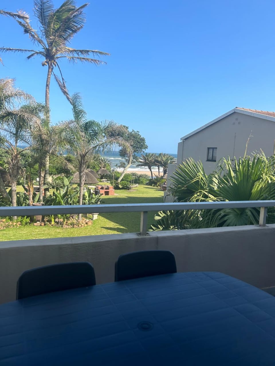Amanzimtoti , 36 Ocean Breeze ,warner beach, kingsburg Apartment in KwaZulu-Natal