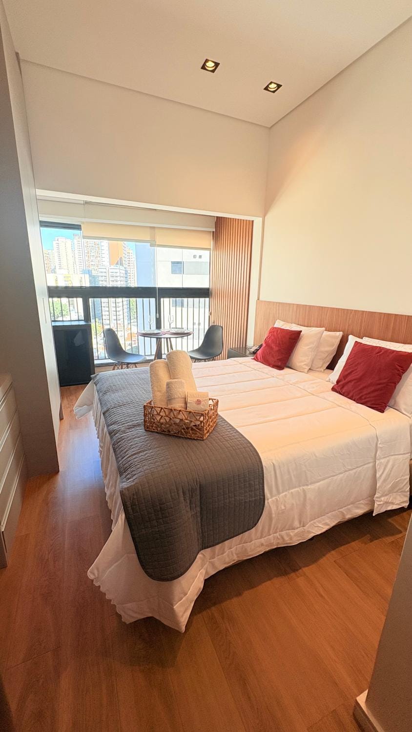 TV and multimedia, Photo of the whole room, Bedroom