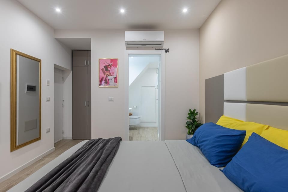 Bed, Bedroom, air conditioner