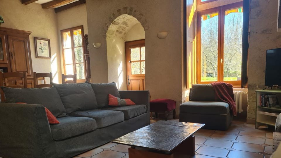 Communal lounge/ TV room, Living room, Seating area