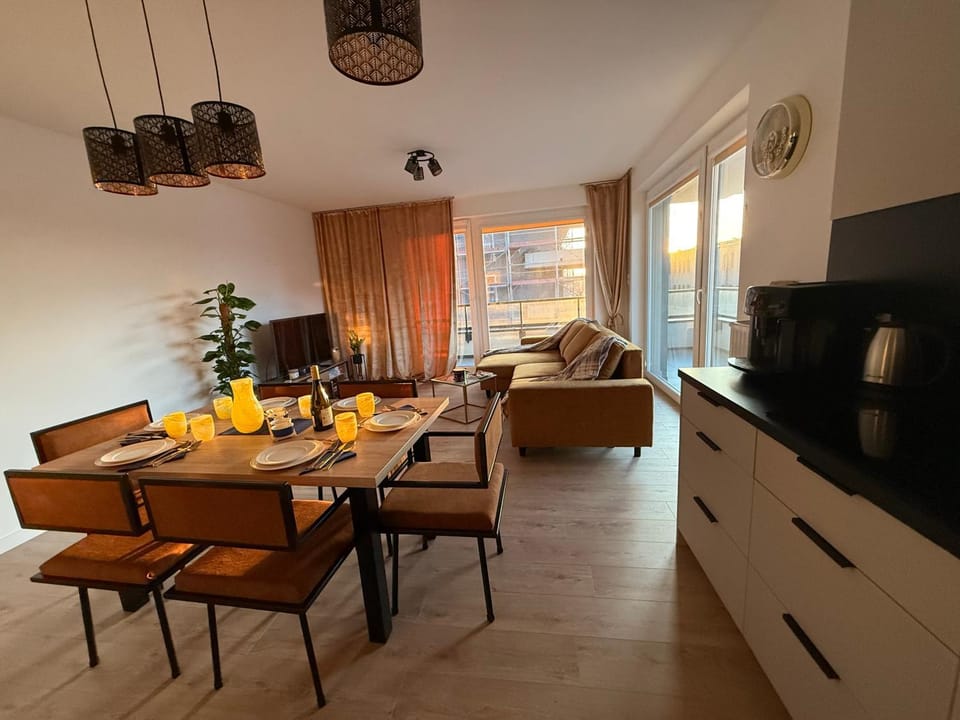 Kitchen or kitchenette, Living room
