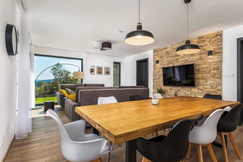 TV and multimedia, Living room, Dining area