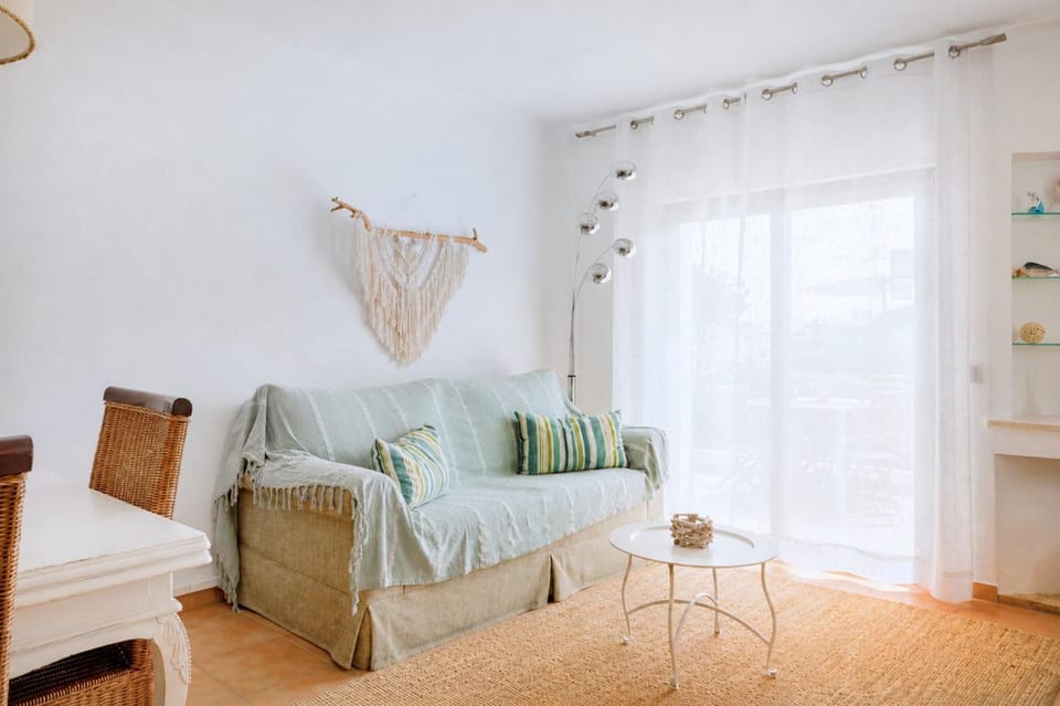 Albufeira Sunny Days | Pool View Family Apartment Apartment in Guia
