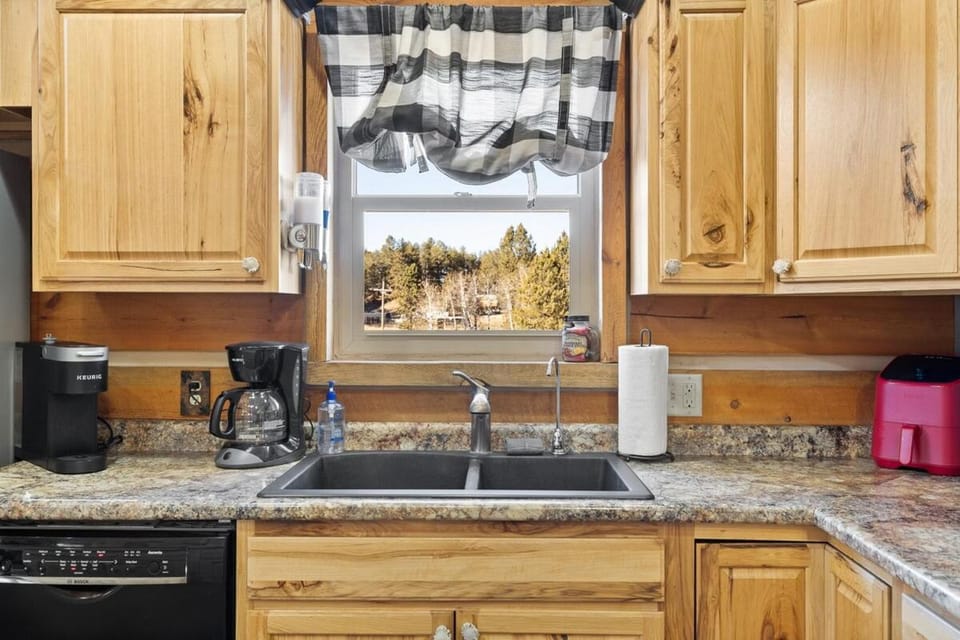 Coffee/tea facilities, Kitchen or kitchenette
