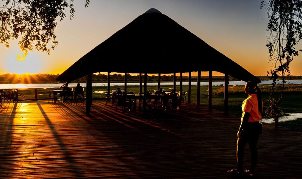 Natural landscape, Balcony/Terrace, Dining area, Lake view, River view, Sunset