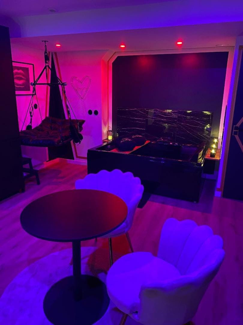 Love room Spa "Trésor des Anges" Apartment in Rouen