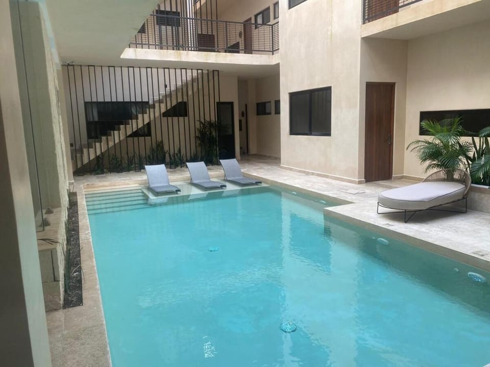 Swimming pool