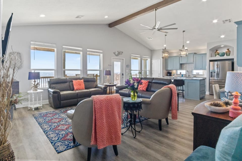Bella Luna - Stunning 4BR Beachfront w Cargo Lift House in Bolivar Peninsula