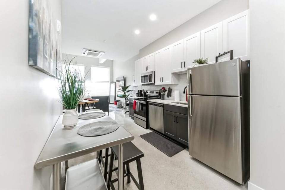Kitchen or kitchenette, Dining area, dishwasher, oven, stove, toaster