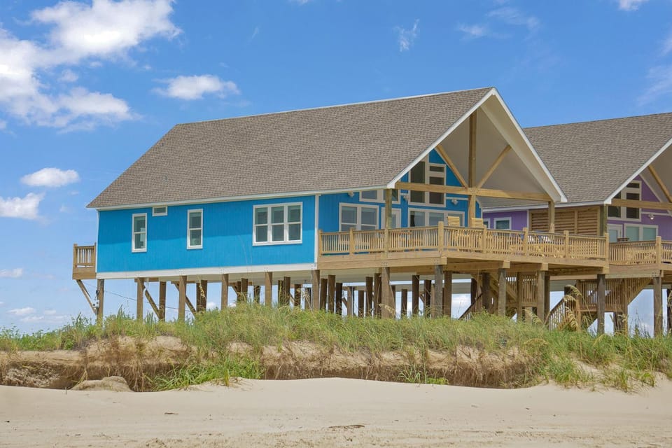 Spacious Beachfront 5BR with Gorgeous Ocean views - Blue Footed House in Bolivar Peninsula