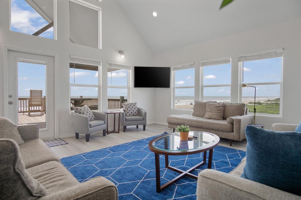 Spacious Beachfront 5BR with Gorgeous Ocean views - Blue Footed House in Bolivar Peninsula
