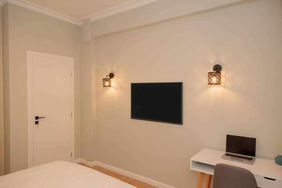 Vintage-Inspired 2BDR Apt - 15' to Monastiraki Apartment in Athens