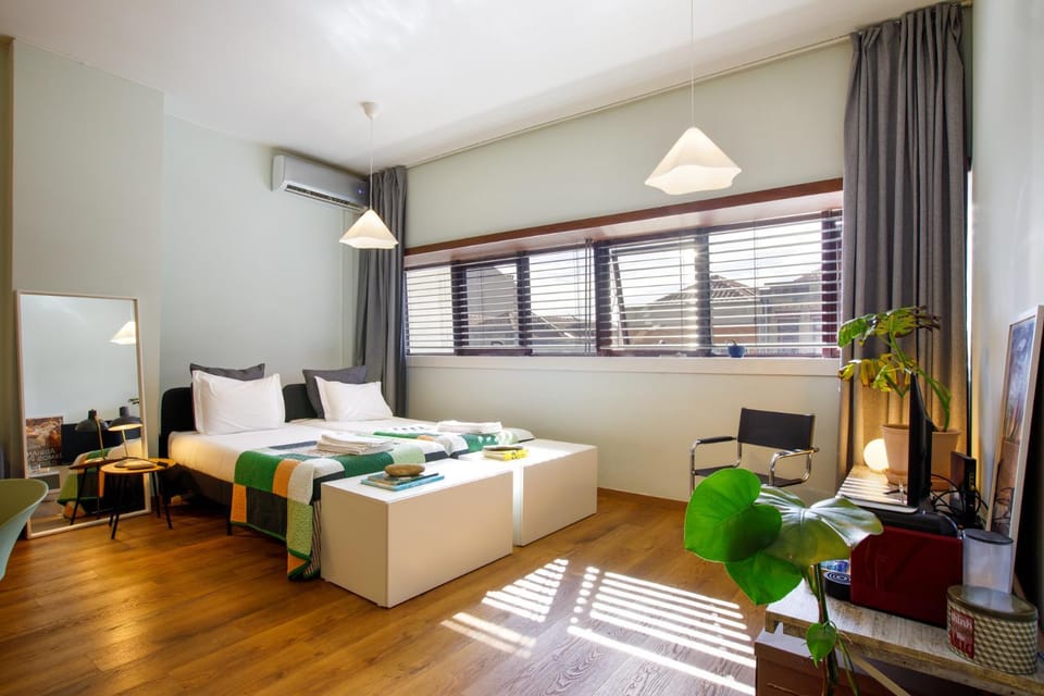 Bedroom, air conditioner