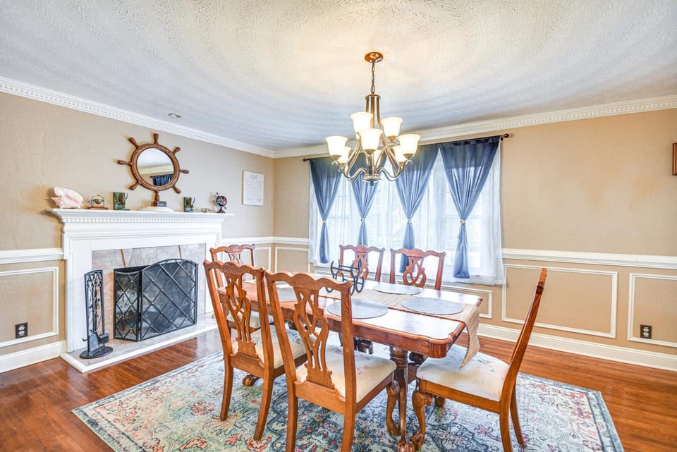 Waterfront Home w/ Deck & Yard in Hampton! House in Norfolk