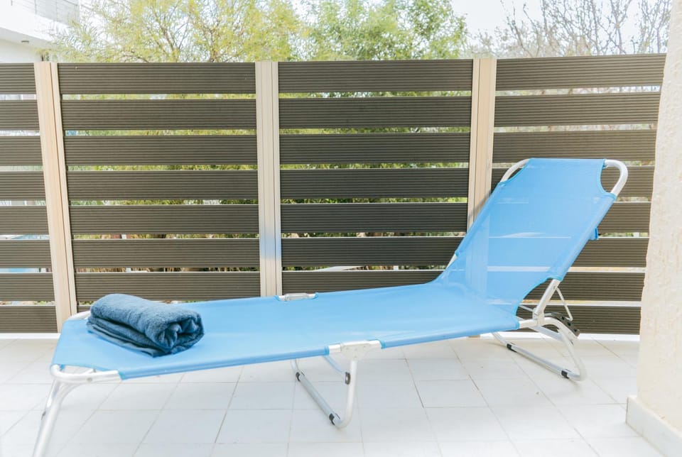Balcony/Terrace, sunbed