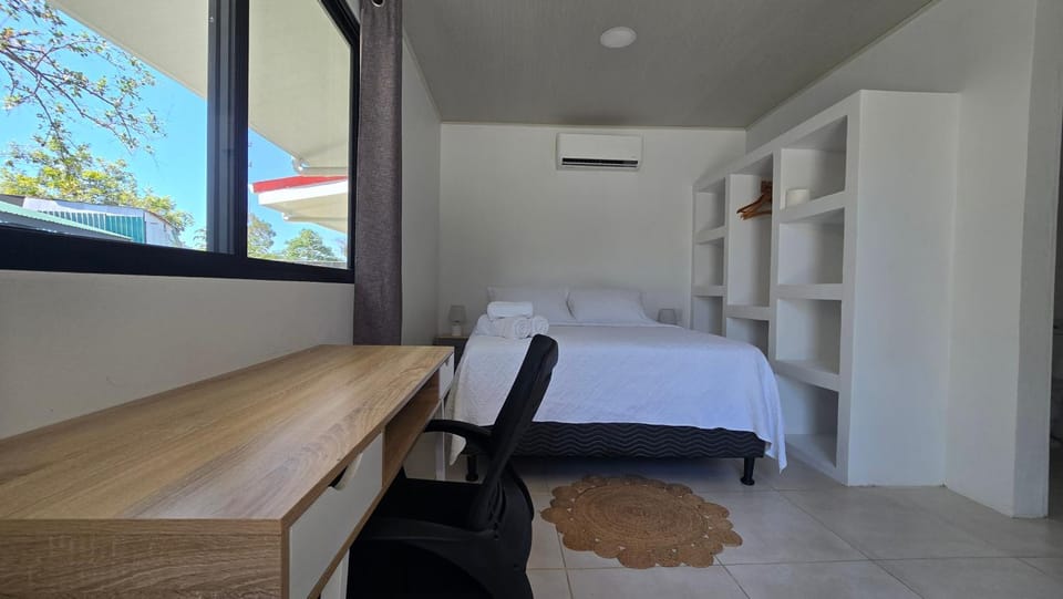 Bed, Bedroom, air conditioner
